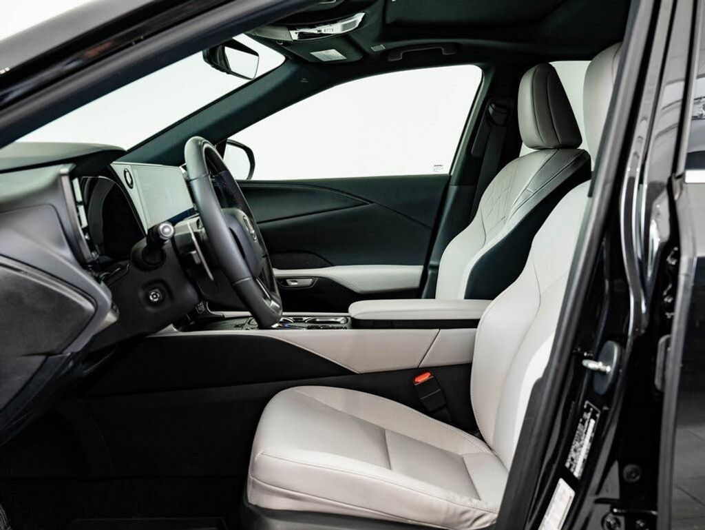 2023 LEXUS RX - photo 23