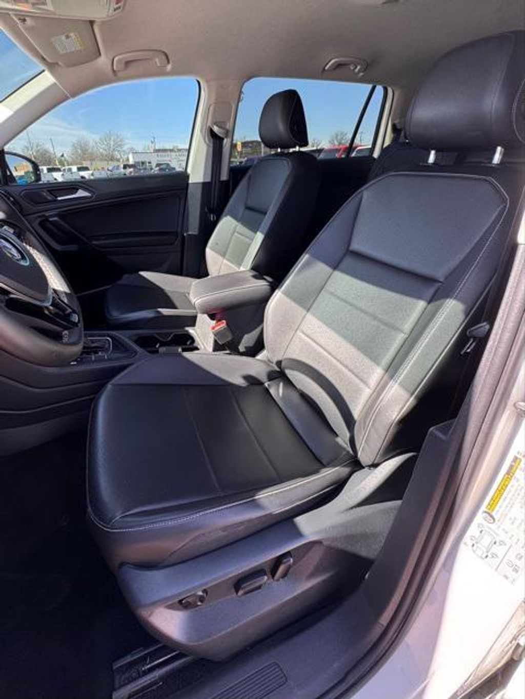 2021 VOLKSWAGEN Tiguan - photo 11