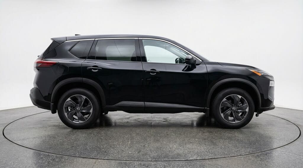 2025 NISSAN Rogue - photo 8