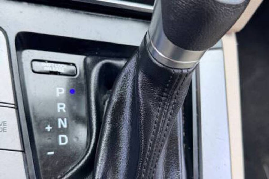 2017 HYUNDAI Elantra - photo 21