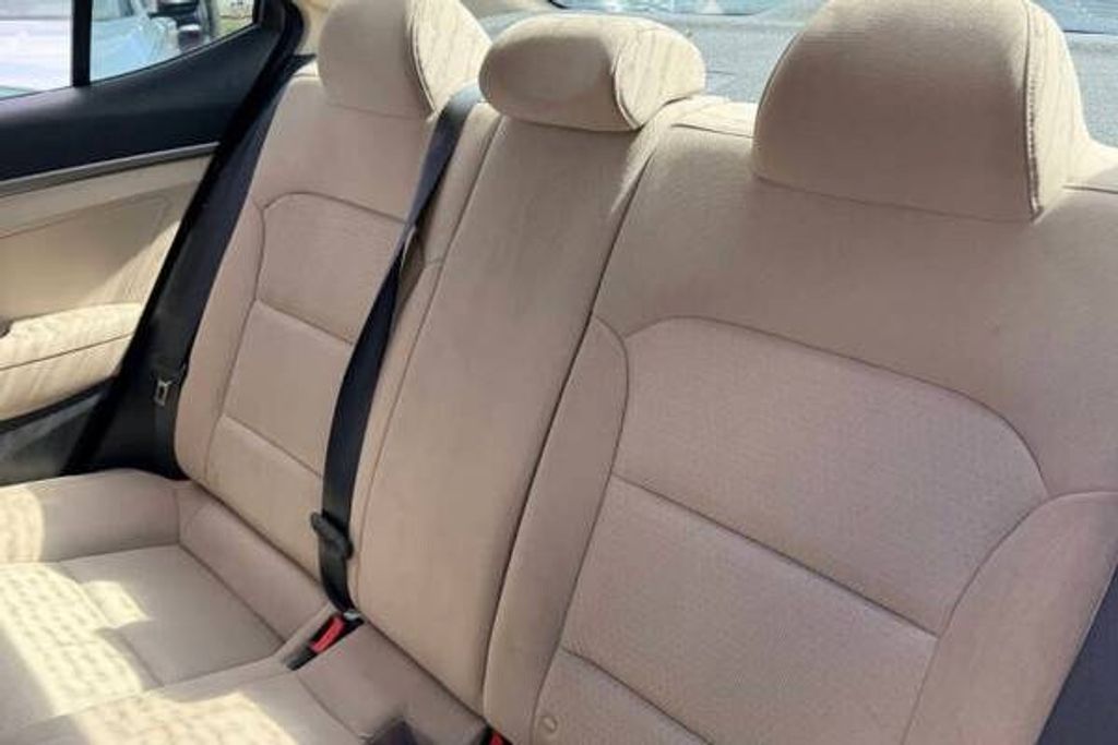 2017 HYUNDAI Elantra - photo 23