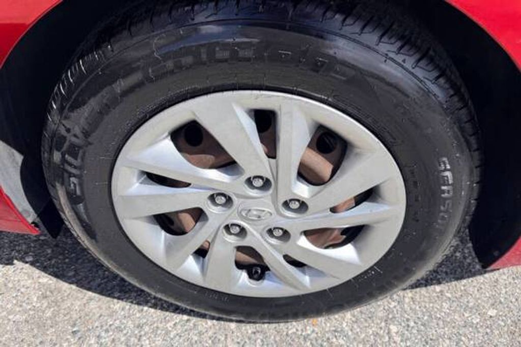 2017 HYUNDAI Elantra - photo 30