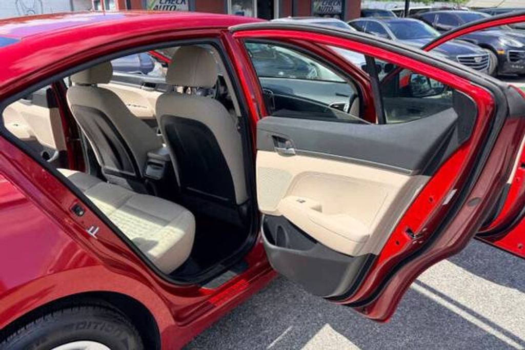 2017 HYUNDAI Elantra - photo 8