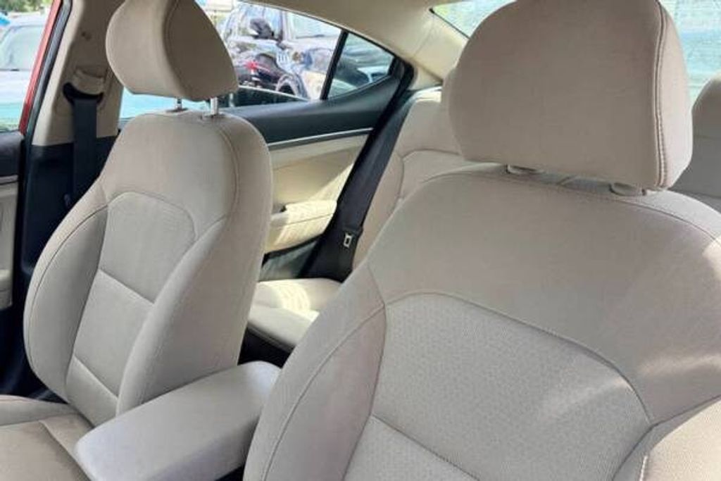2017 HYUNDAI Elantra - photo 9