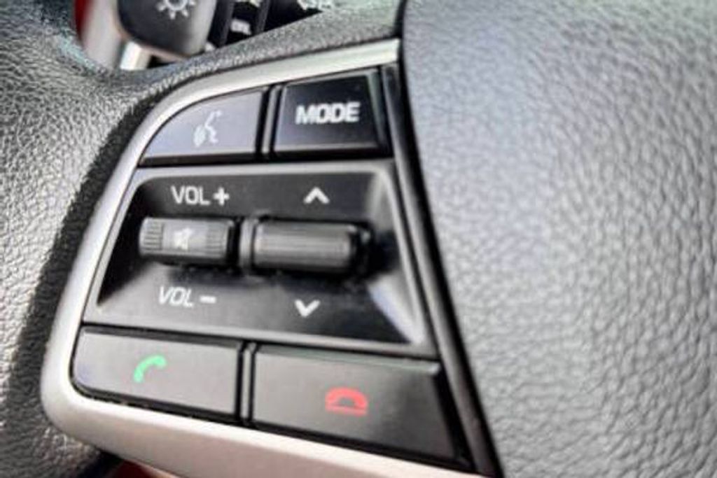 2017 HYUNDAI Elantra - photo 17