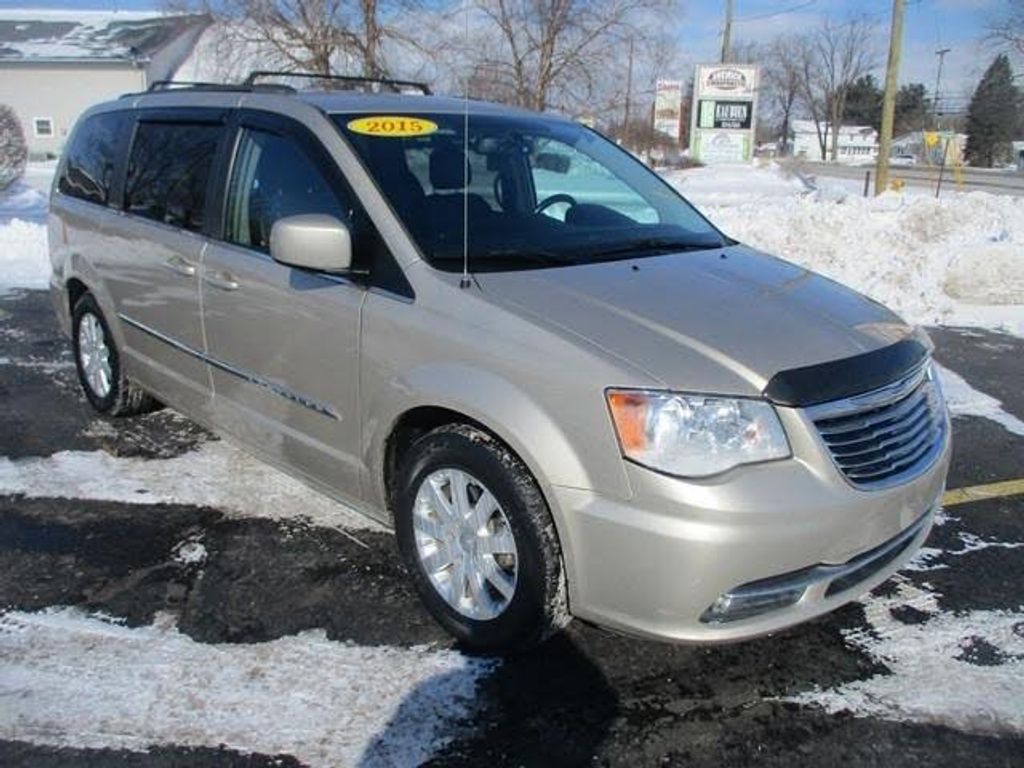 2015 CHRYSLER Town and Country - photo 7