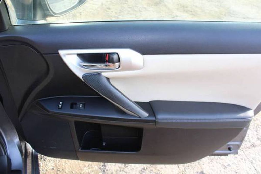 2012 LEXUS CT - photo 26
