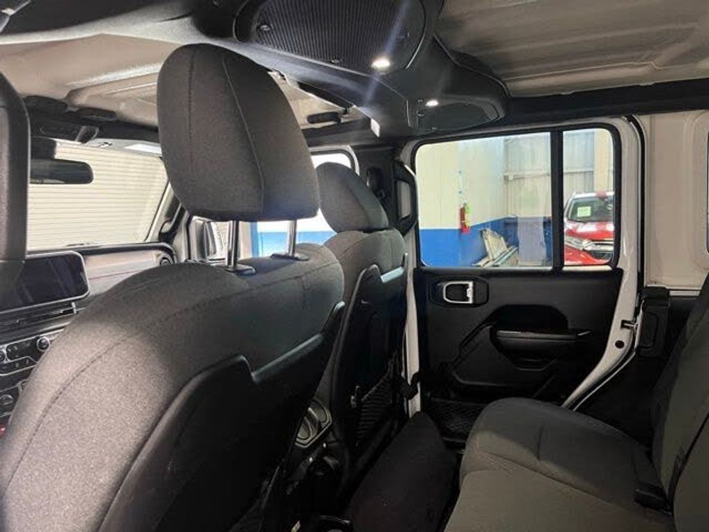 2024 JEEP Wrangler - photo 17